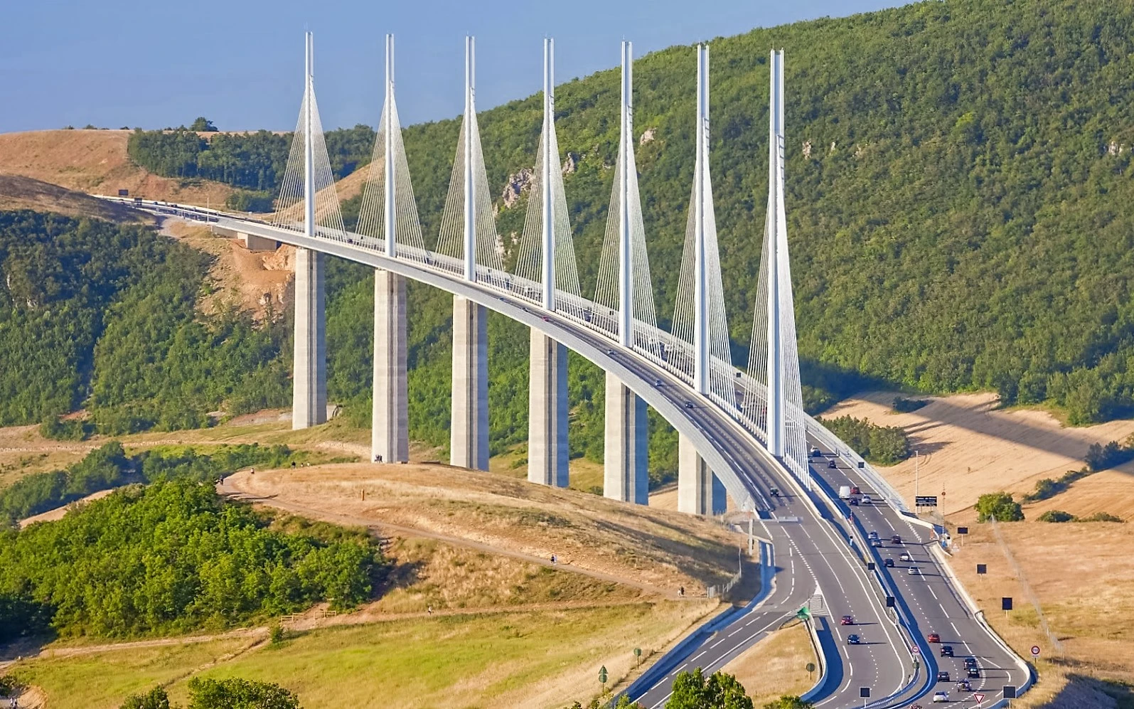 پل میلاو (Millau Viaduct) مثالی از Dynamic Analysis and Simulation